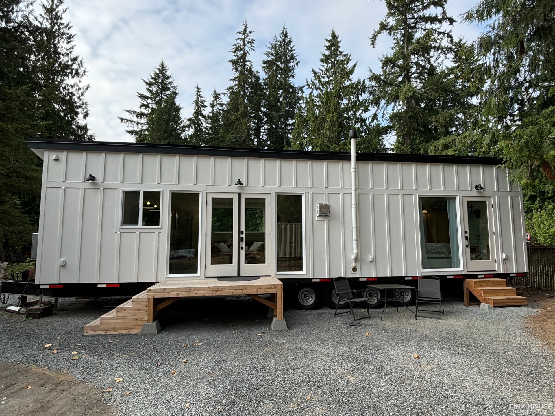 40FT TINY HOME HOME ON WHEEL WHITE 40FT TINY HOME HOME ON WHEEL WHITE - Image 1